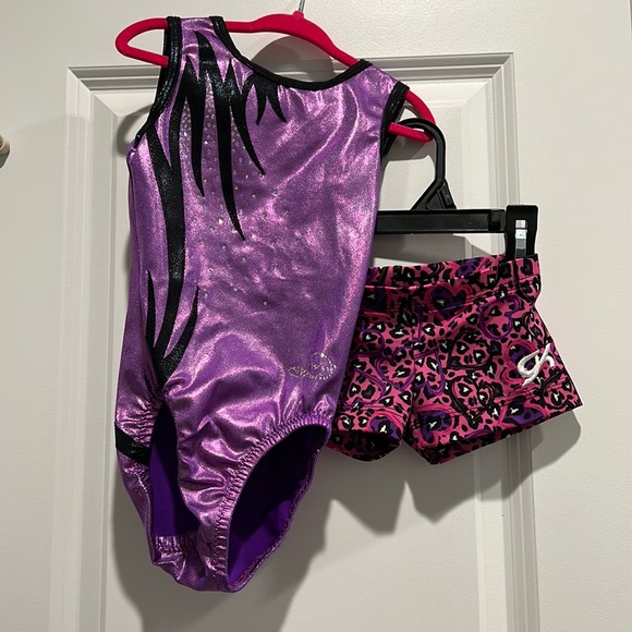 Girls gymnastics leotard with shorts. Good condition. Size on leo is 4-6. - Picture 1 of 6